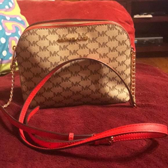 Michael Kors Large Cindy Dome Crossbody - Picture 2 of 7